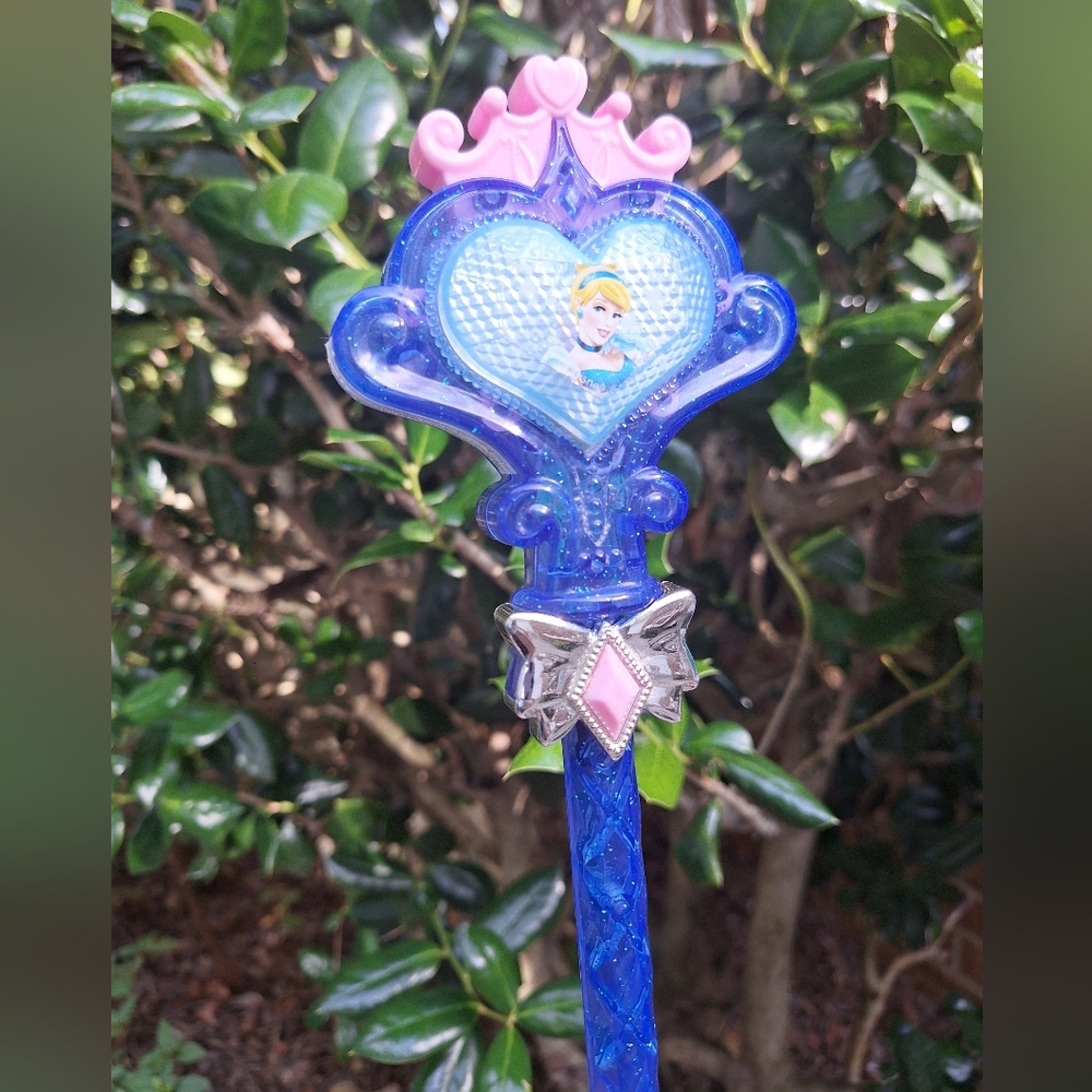 Disney Princess Magic Wand Light-Up Toy or Costume Accessory Blond Pink Blue
